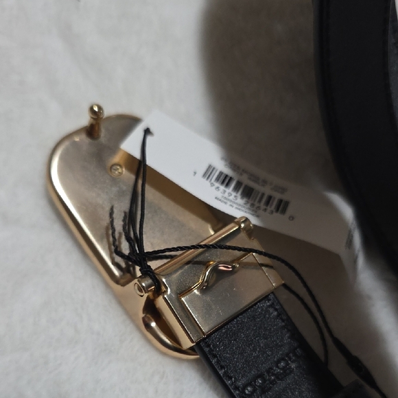 Coach Women's Black Leather Belt. - Picture 4 of 7